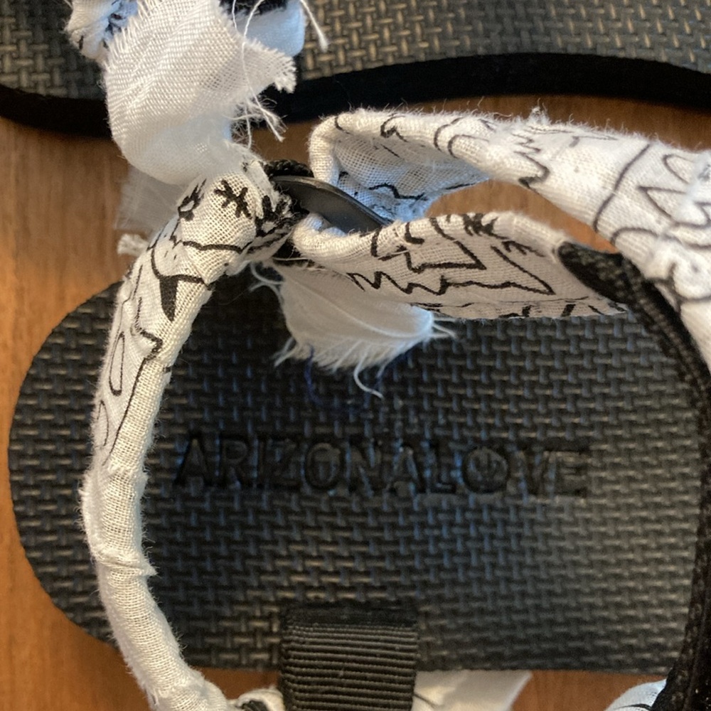 NWT Arizona Love Trekky White Bandana Sandal - Picture 15 of 15